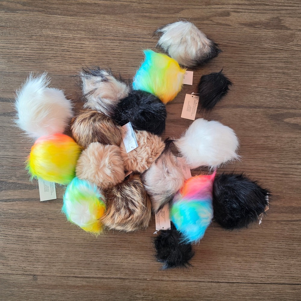 Yarnology Faux Fur Pom Poms Lot Assorted Colors Sizes for Beanies Crafts NWT